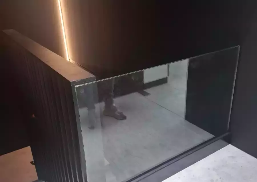 gelakt met profiel op maat