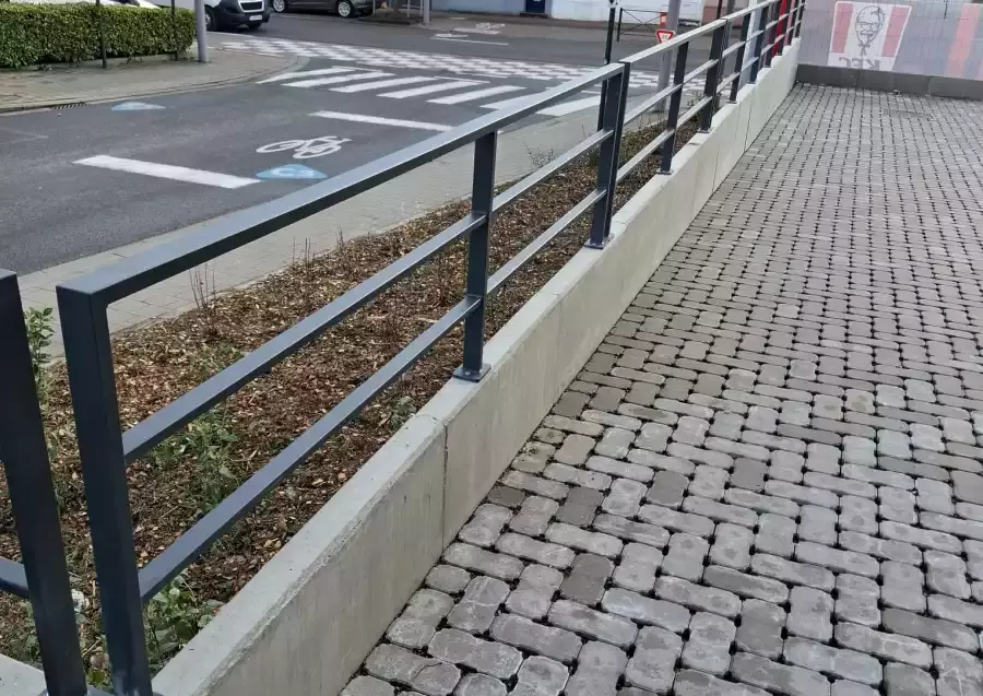 gelakt, op maat gemaakt